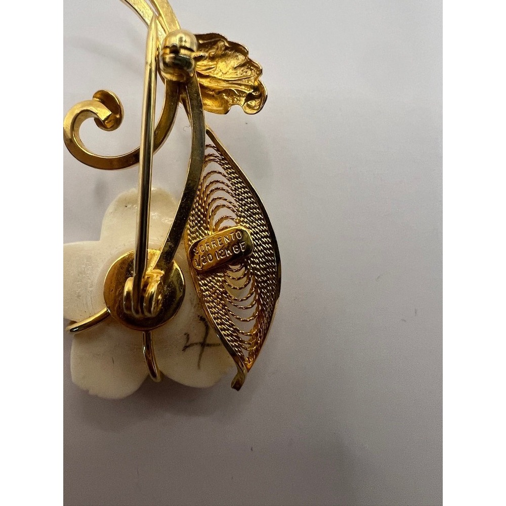 Vintage Sorrento Brooch 12K Gold Filled Carved Shell Flower Filigree‎ Italy - Picture 10 of 16